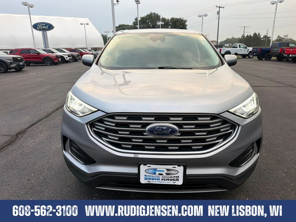 Used 2022 Silver Ford SEL image 8