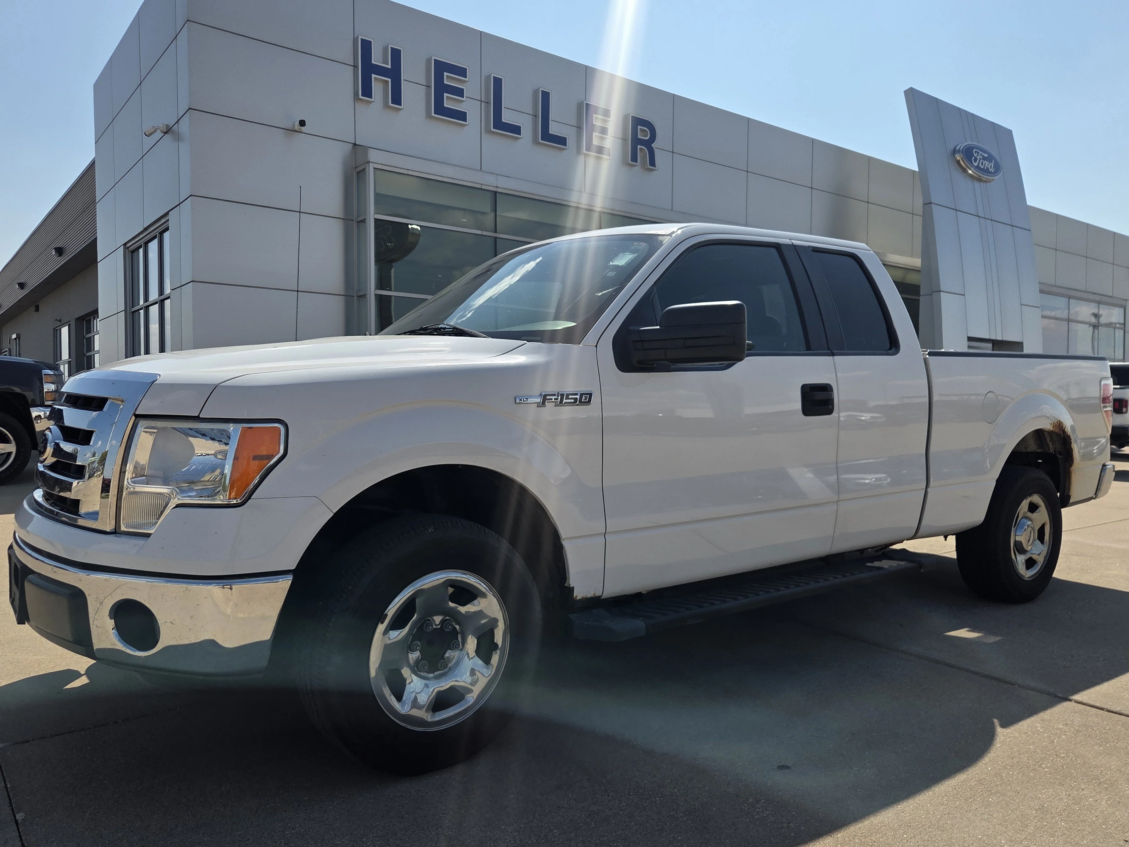 Used 2012 Oxford White Ford XLT image 3