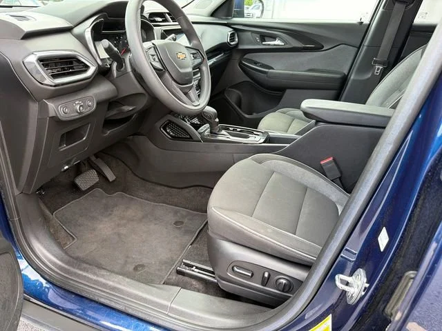 Used 2022 Blue Glow Metallic Chevrolet LT image 9