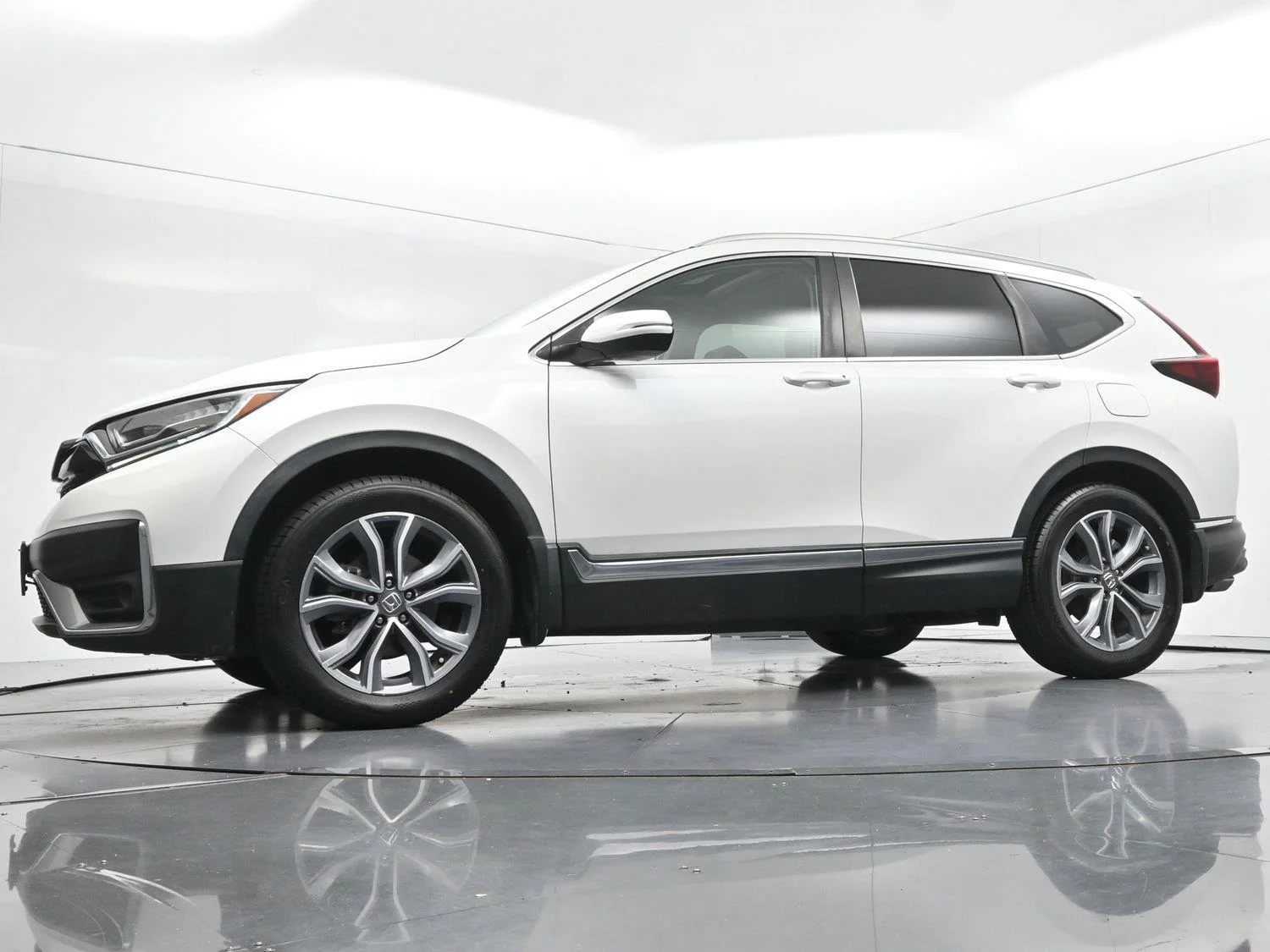 Used 2020 Platinum White Pearl Honda Touring image 47