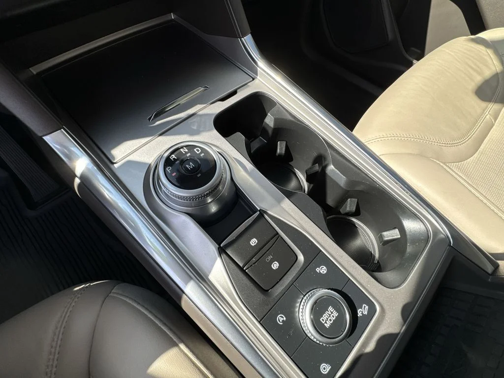 Used 2020 Green Ford Platinum image 16