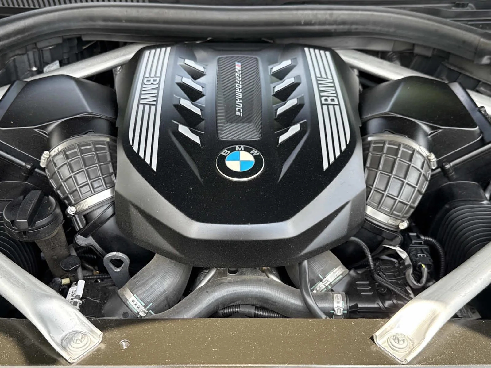 Used 2022 Tanzanite Blue II Metallic BMW M50i image 25