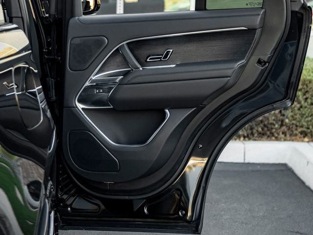 New 2026 Santorini Black Land Rover SE image 29