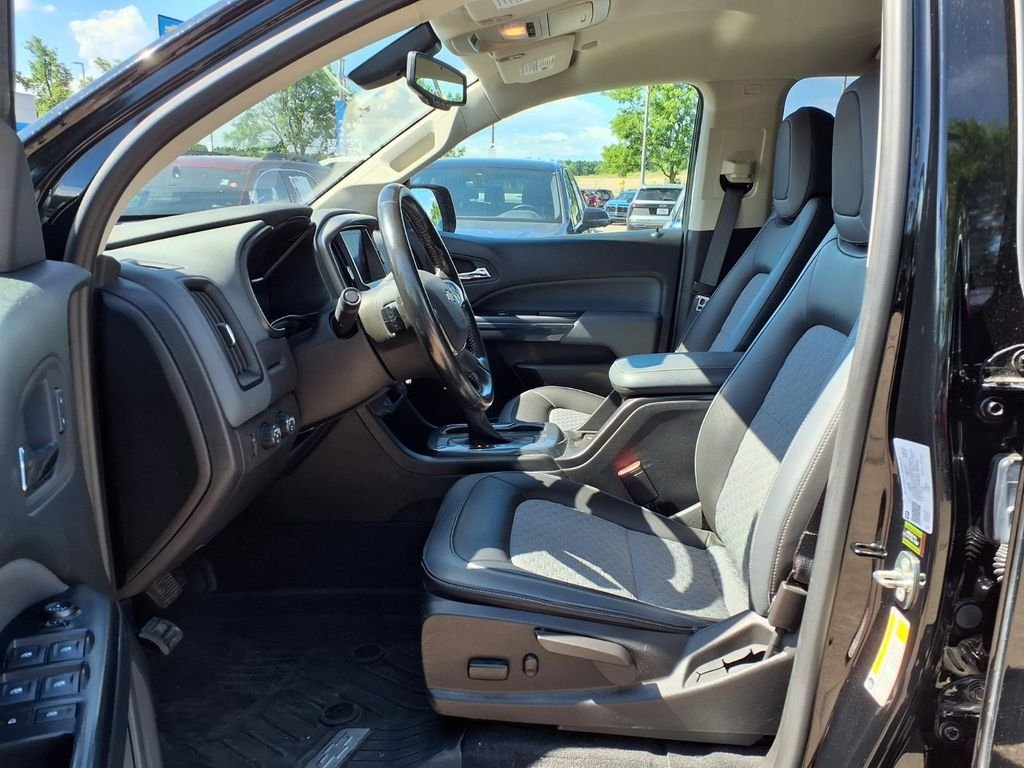 Used 2022 Black Chevrolet Z71 image 20