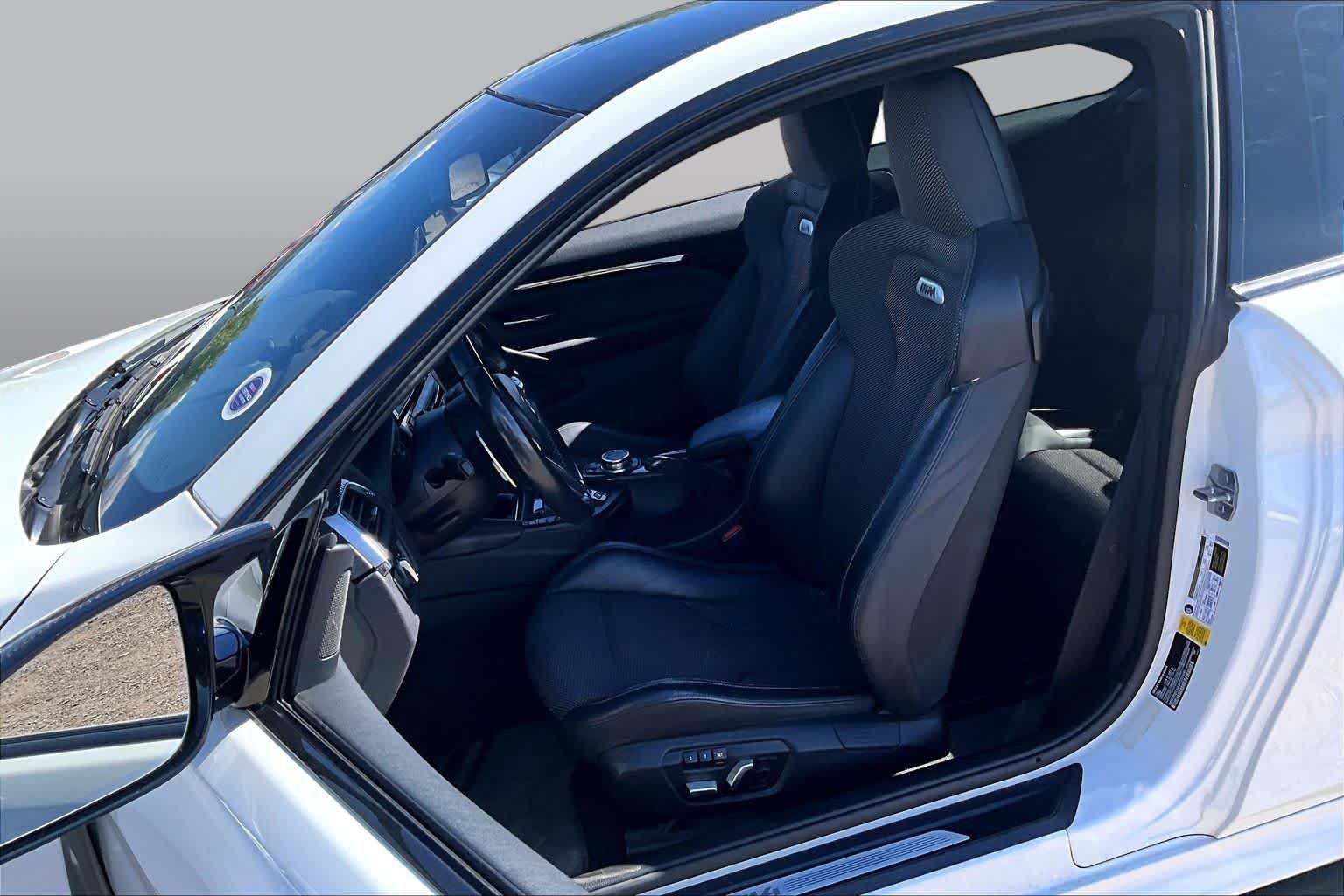 Used 2016 Alpine White BMW  image 6