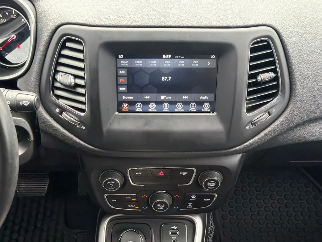 Certified Used 2018 Blue Jeep Latitude image 17