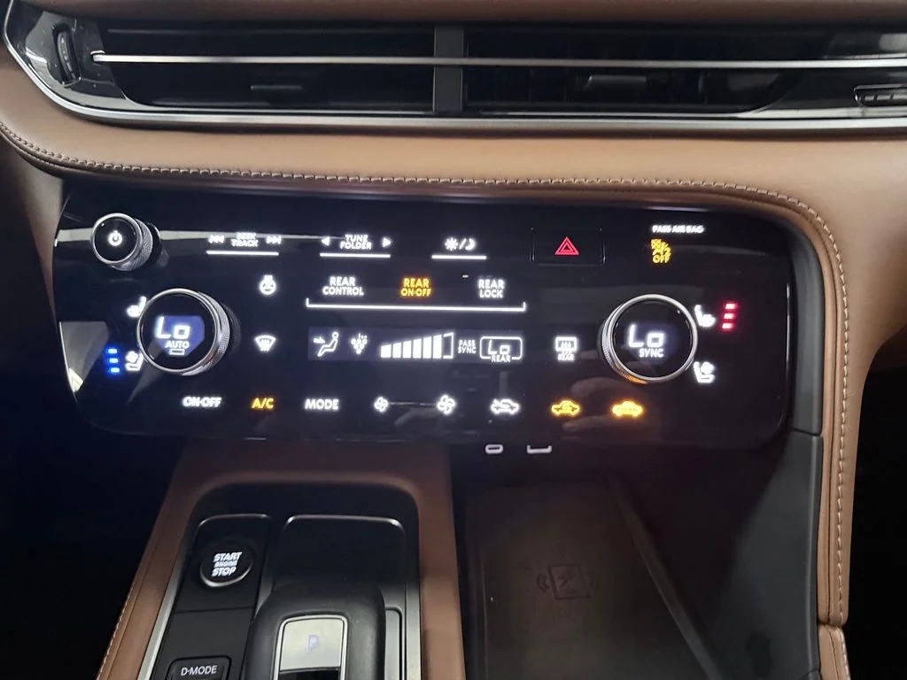 Used 2024 Blue INFINITI Sensory image 29