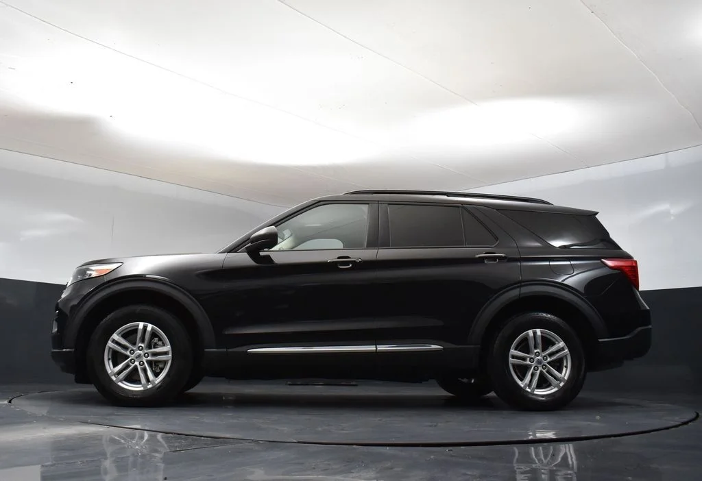 Used 2023 Black Ford XLT image 10