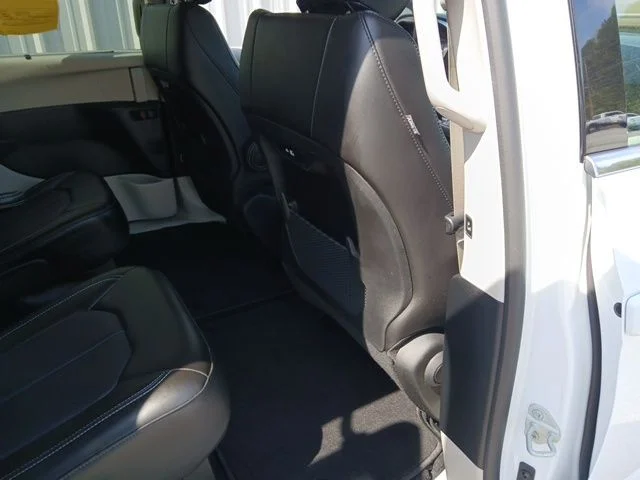Used 2024 White Chrysler Touring L image 19