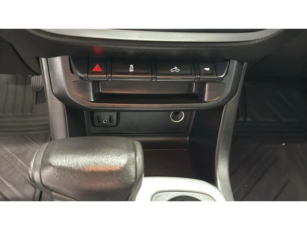Used 2020 Summit White Chevrolet LT image 26