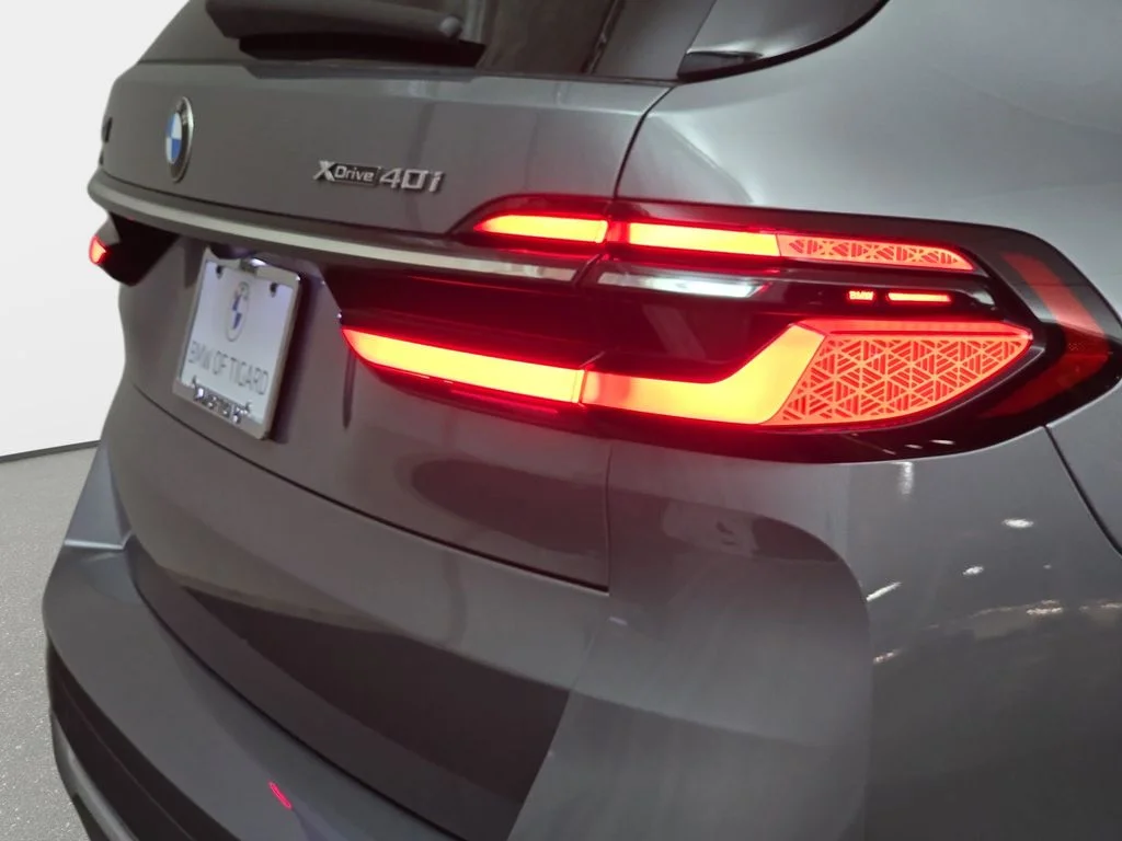 Used 2024 Skyscraper Gray Metallic BMW xDrive40i image 34