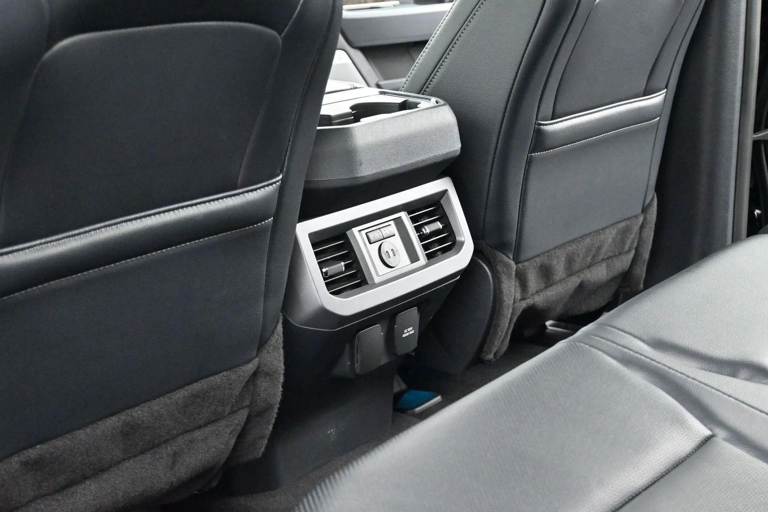 Used 2024 Agate Black Ford LARIAT image 29