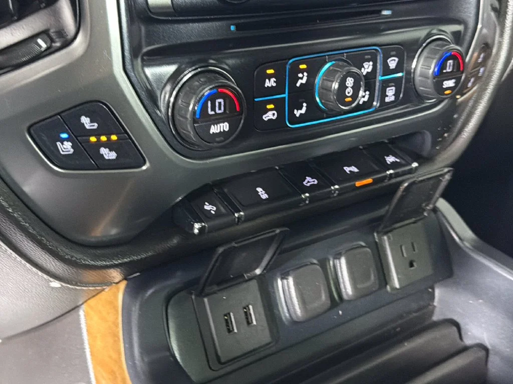 Used 2016 BLACK Chevrolet LTZ image 24