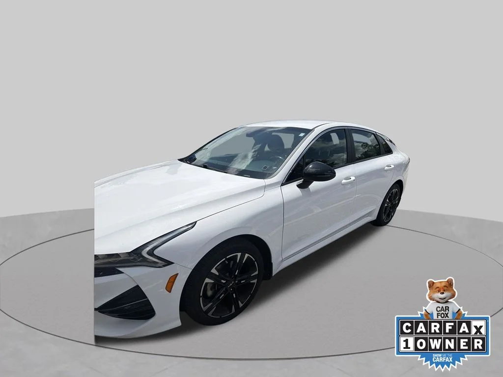 Used 2024 White Kia GT-Line image 1