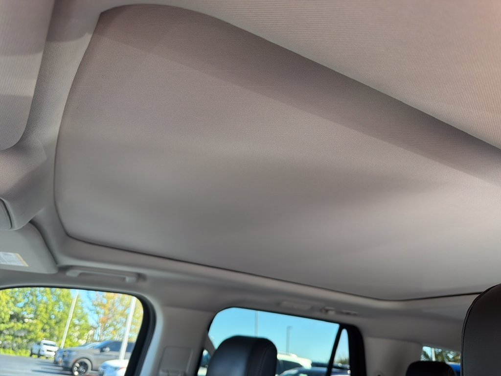 Used 2025 White Ford Platinum image 25