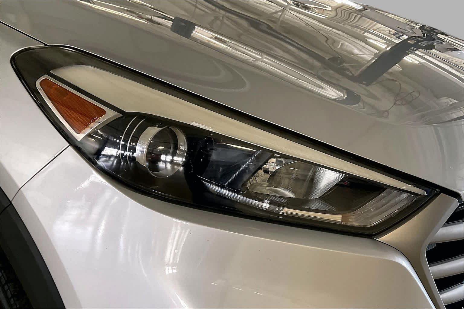 Used 2018 Molten Silver Hyundai SEL Plus image 24