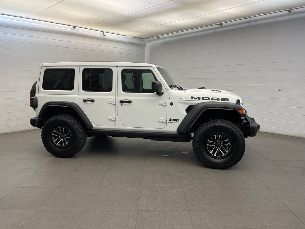 New 2026 Bright White Clear-Coat Exterior Paint Jeep Moab 392 image 2