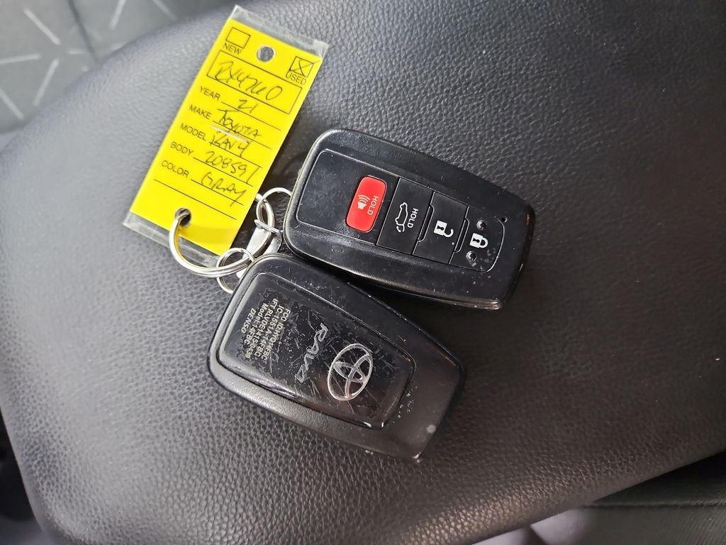 Used 2021  Toyota XLE image 29