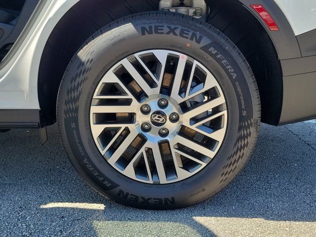 New 2026 White Hyundai SE FWD image 5