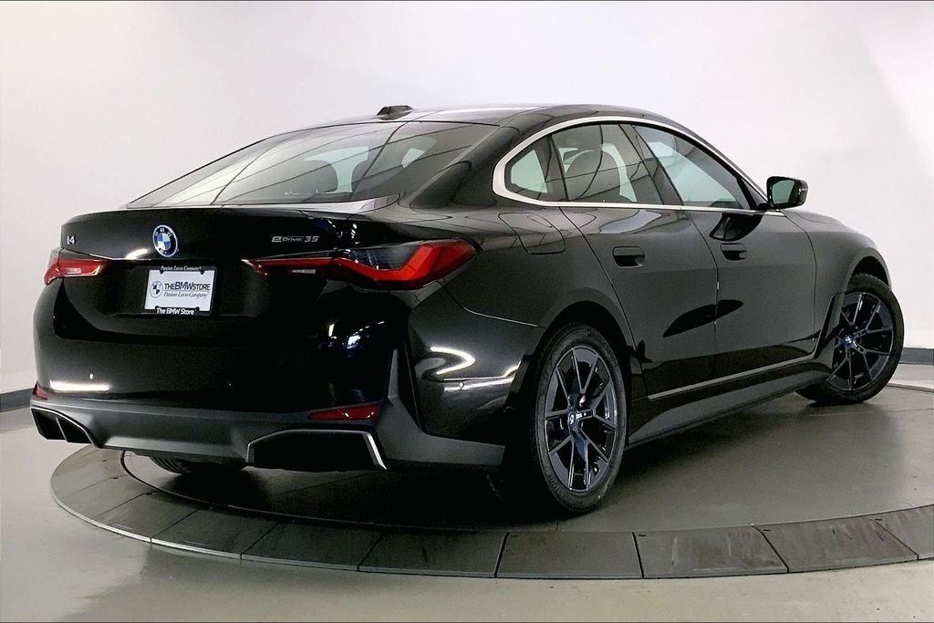 Used 2023 Black Sapphire Metallic BMW  image 11