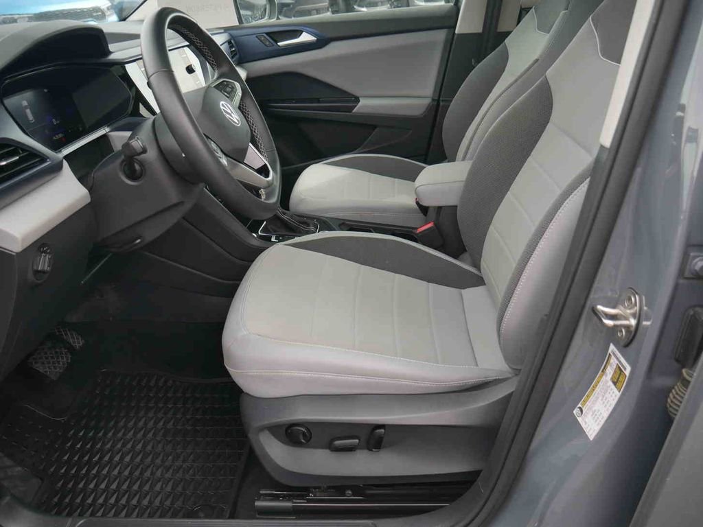 Used 2023 Gray Volkswagen 1.5T SE image 24