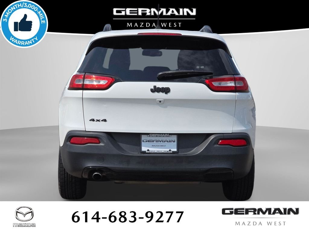 Used 2016 White Jeep Latitude image 10
