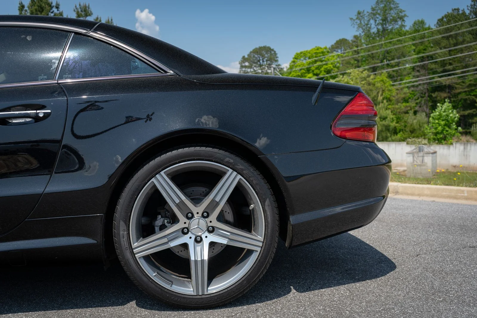 Used 2009 Black Mercedes-Benz SL 550 image 6