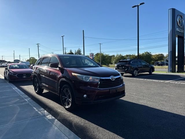 Red 2016 Toyota Highlander SUV / Crossover All-Wheel Drive 
