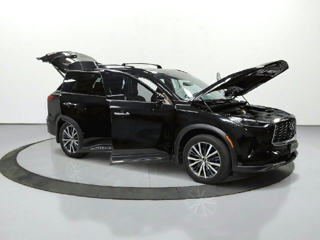 Used 2023 Black INFINITI Autograph image 10