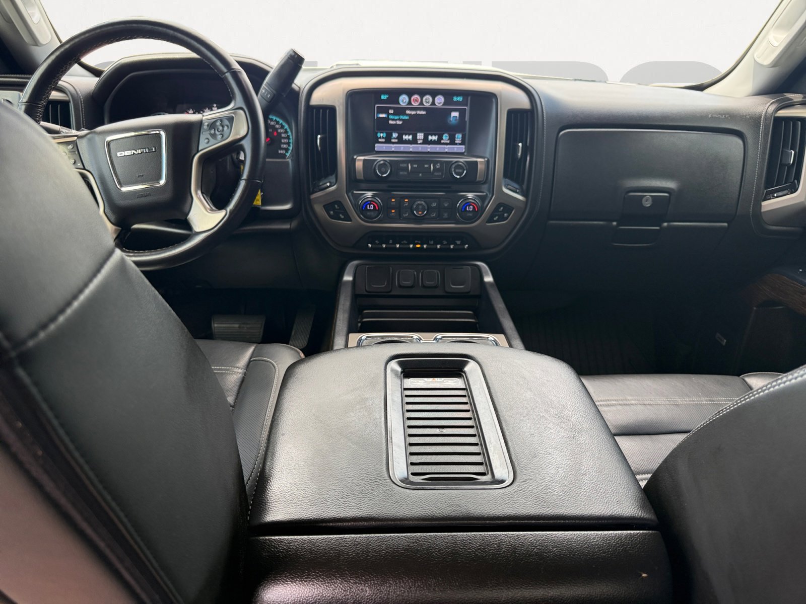 Used 2019 WHITE FROST TRICOAT GMC Denali image 3