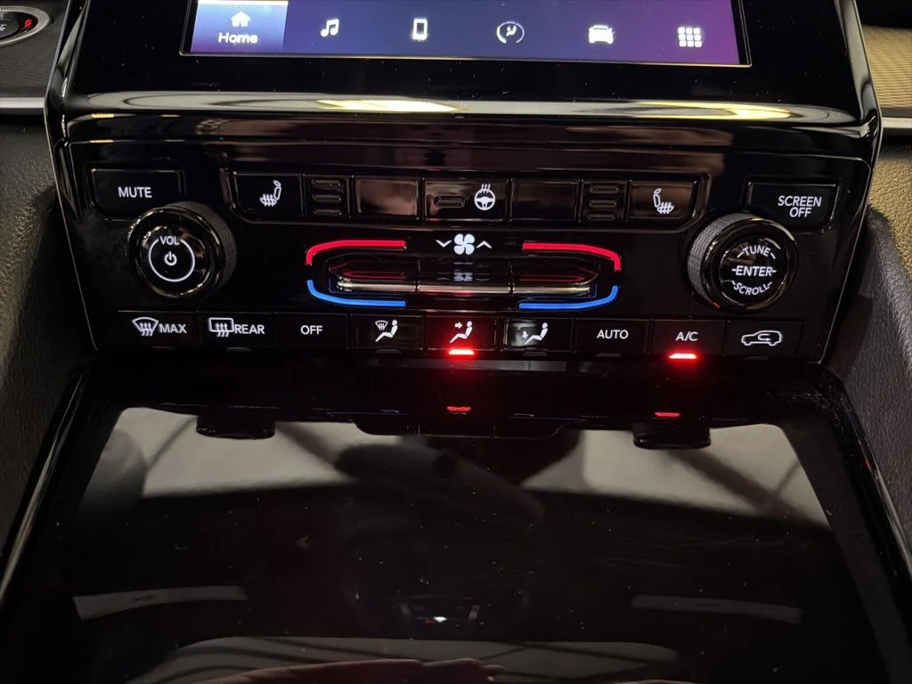 Used 2023 White Jeep Altitude X image 20