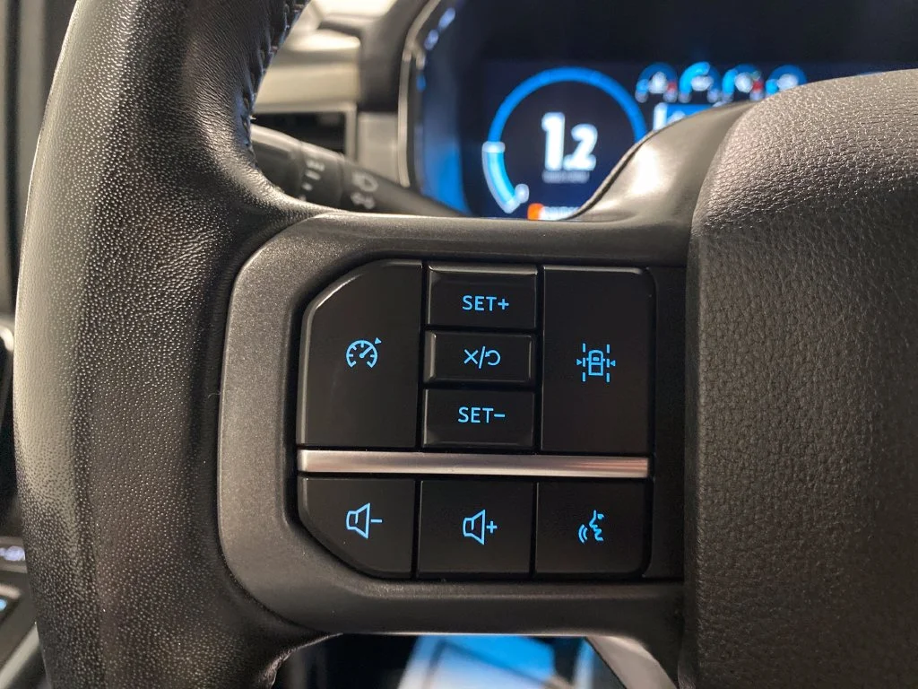 Used 2023 White Ford Lariat image 23