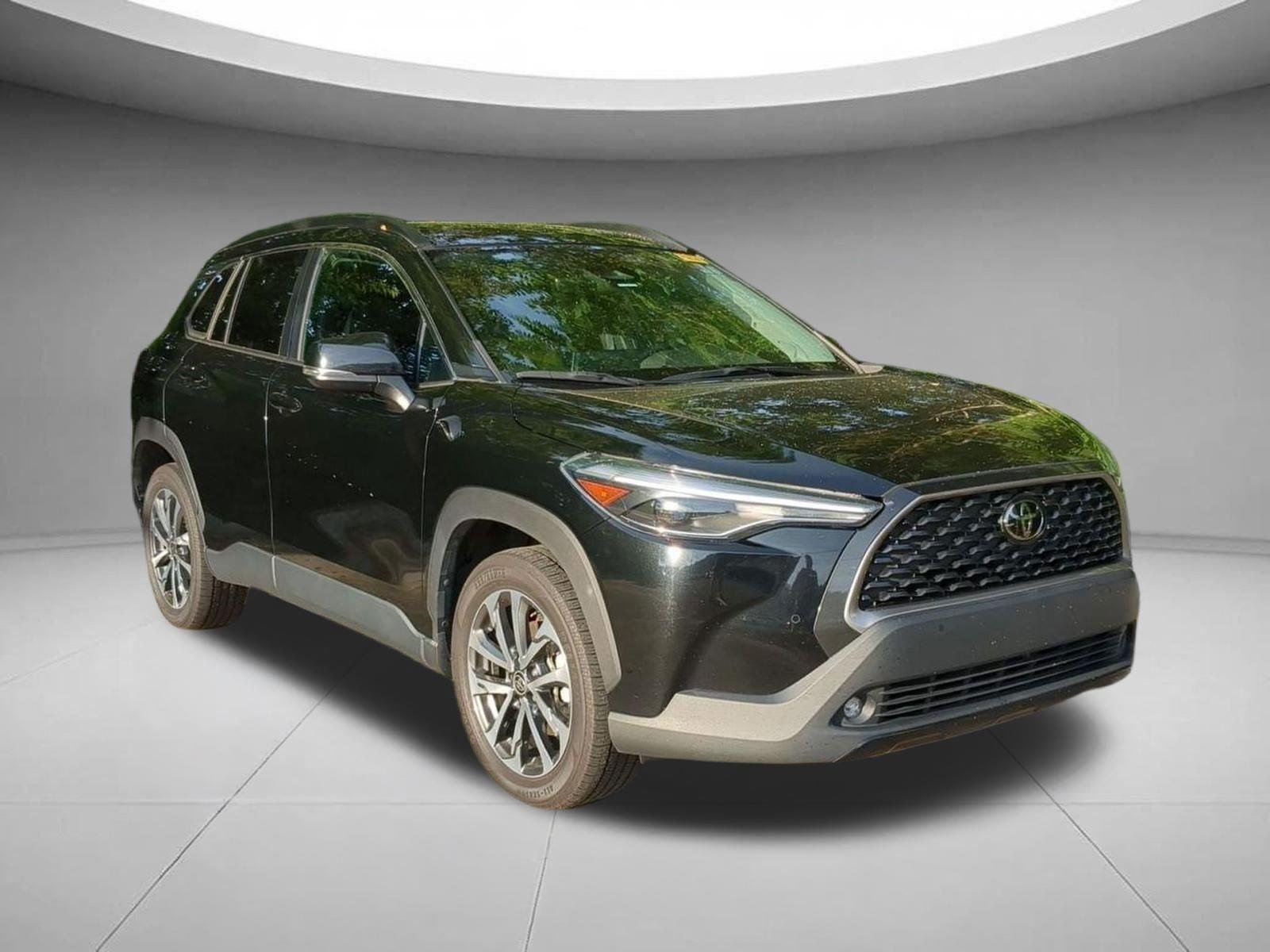 Used 2023 -SELECT- Toyota XLE image 3