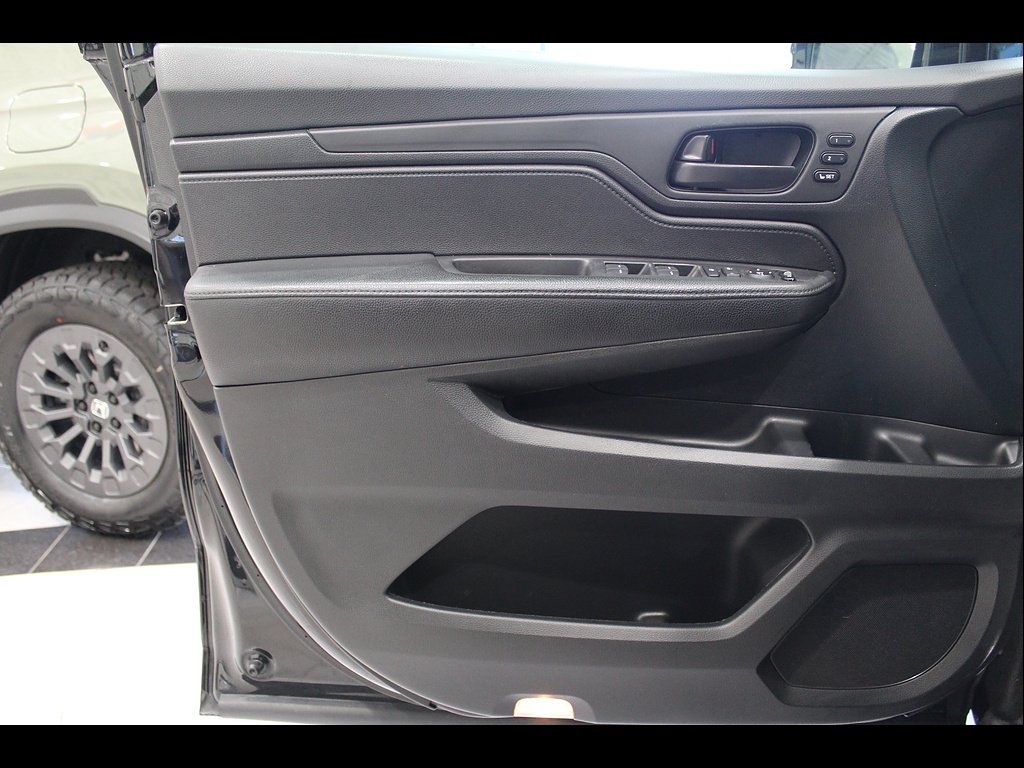 Used 2023 Crystal Black Pearl Honda Sport image 15