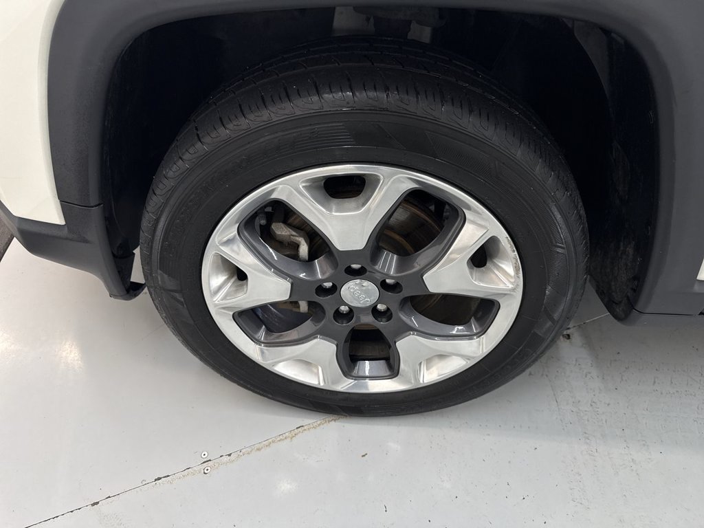 Used 2018 White Clearcoat Jeep Limited image 31