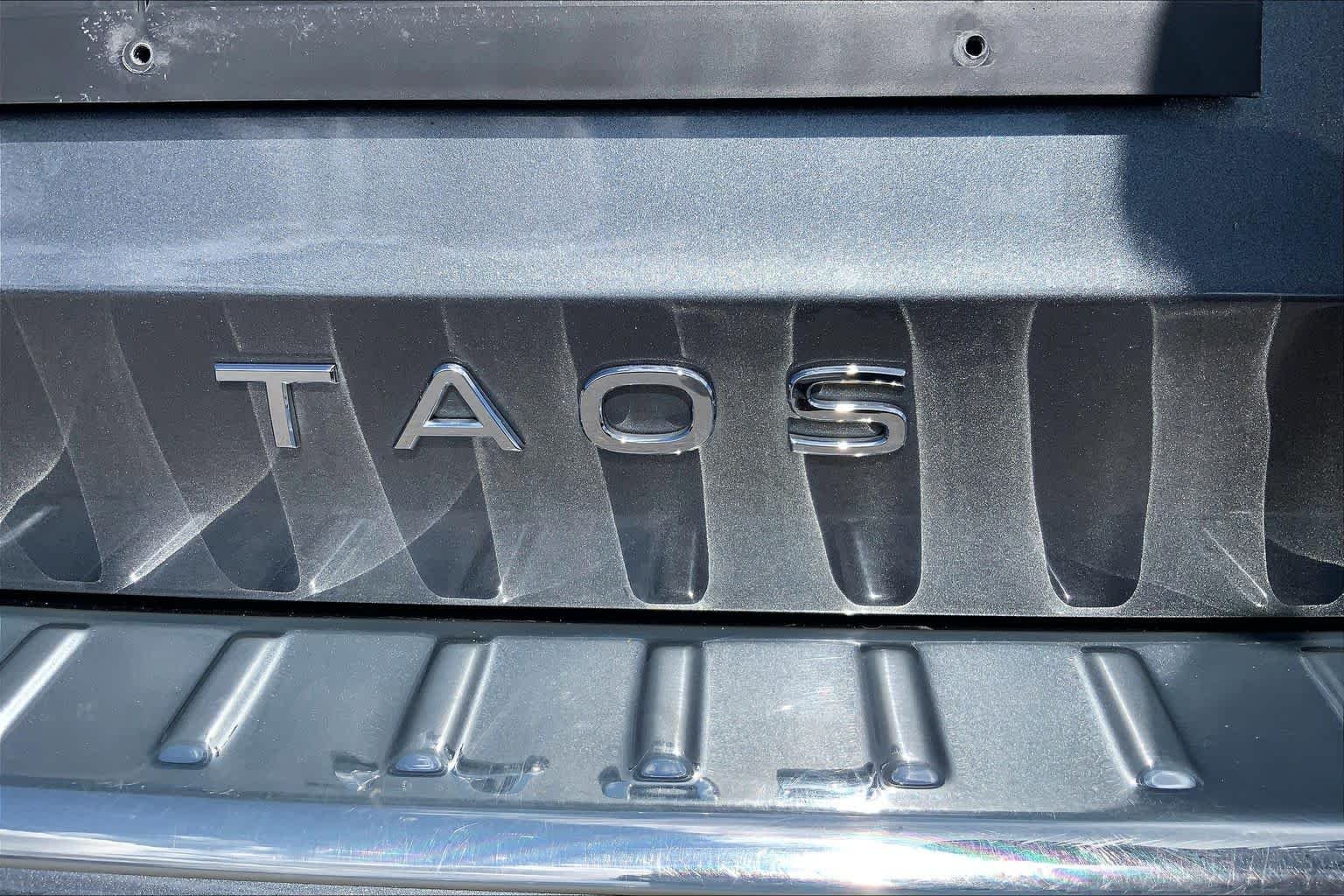 Used 2024 Platinum Gray Metallic Volkswagen SEL image 10