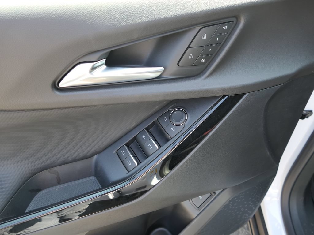 2027 Chevrolet Equinox RS - Photo 13
