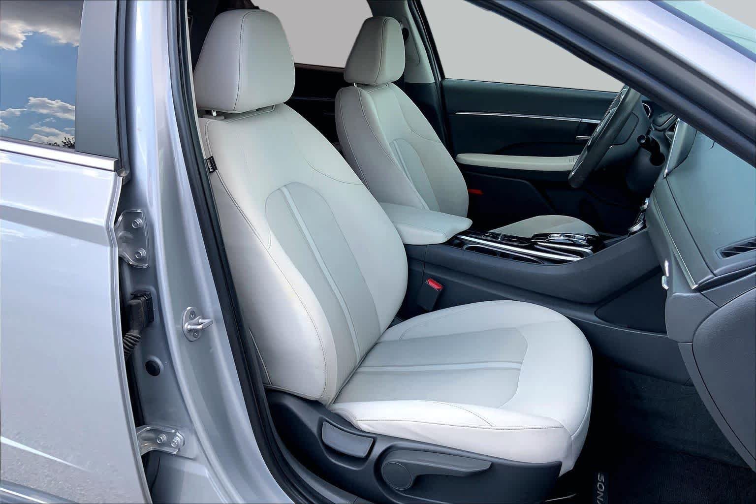 Used 2023 Hampton Gray Hyundai SEL image 9