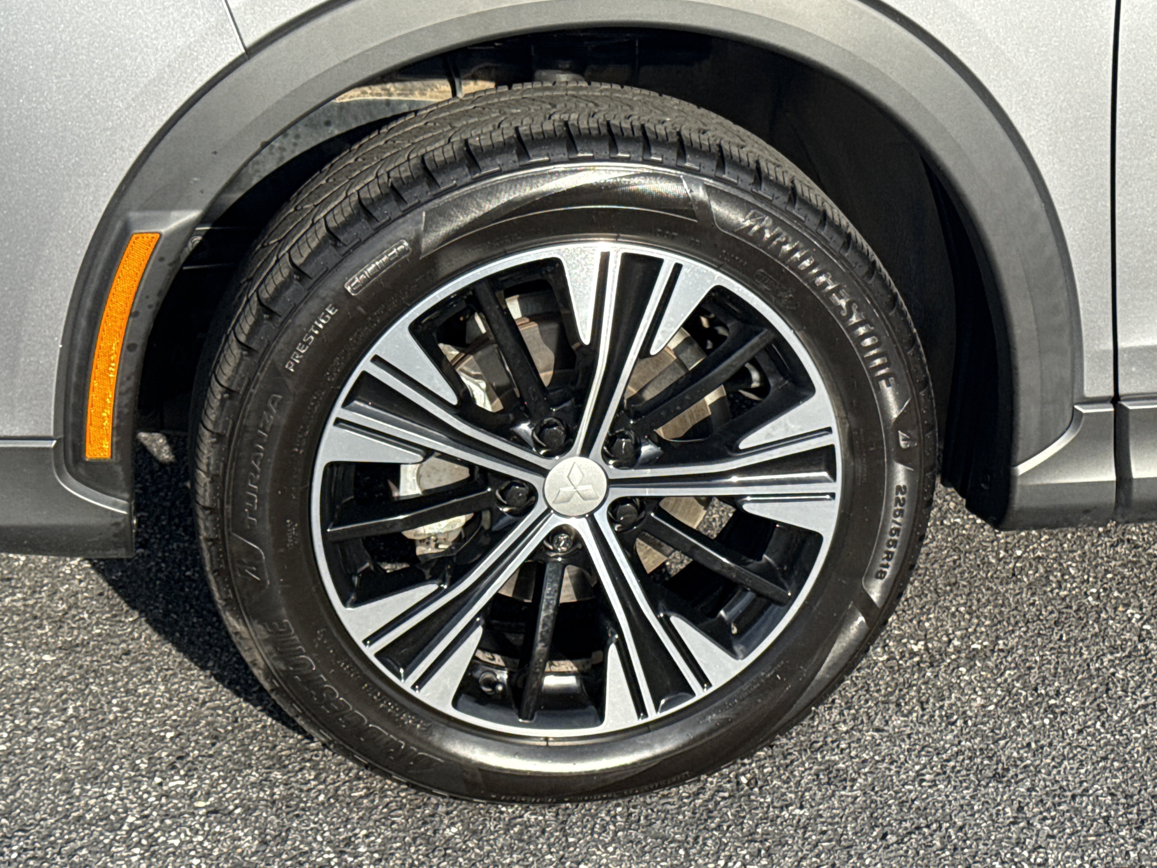 Used 2022  Mitsubishi SE image 16