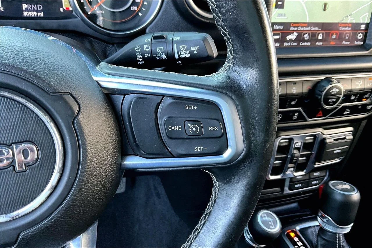 Used 2021 Black Jeep Sahara image 29
