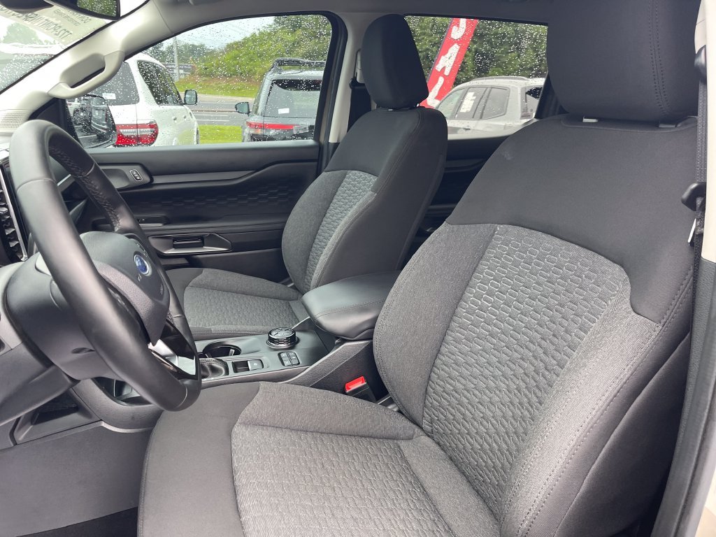 Used 2025 Green Ford XLT image 14
