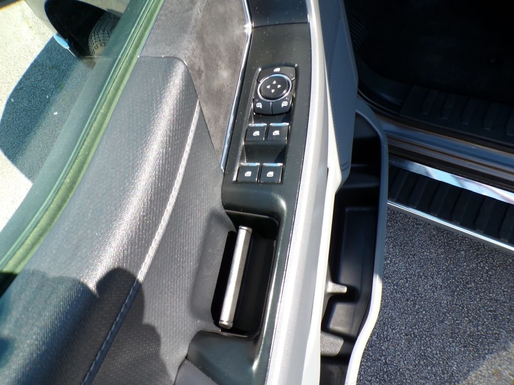 Used 2025 Gray Metallic Ford XLT image 11