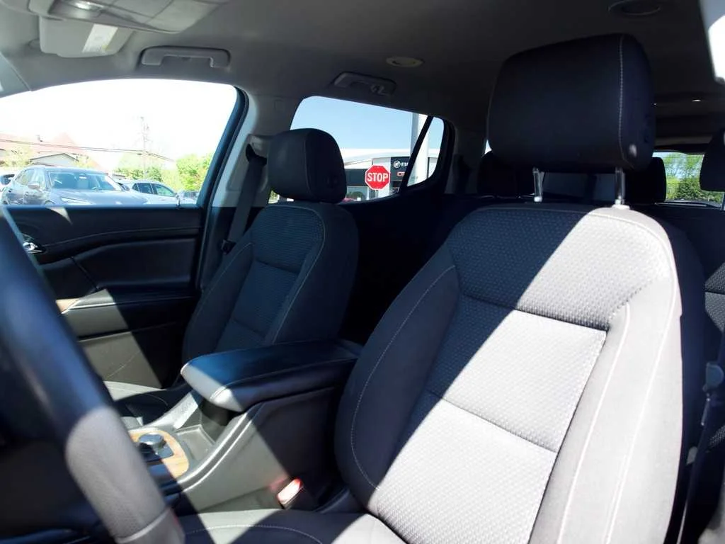 2021 GMC Acadia SLE - Photo 16