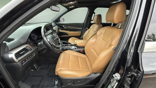 Used 2022 Black Kia SX image 18