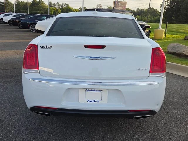 Used 2023 White Chrysler Touring image 10