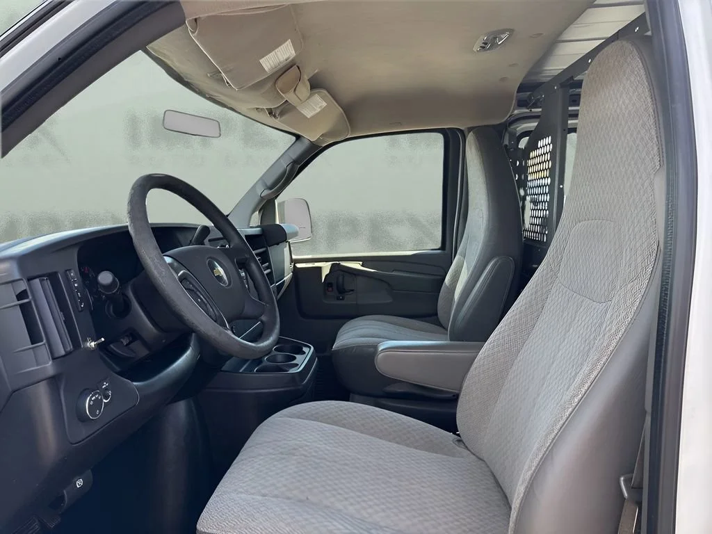 Used 2011 SUMMIT WHITE Chevrolet  image 10