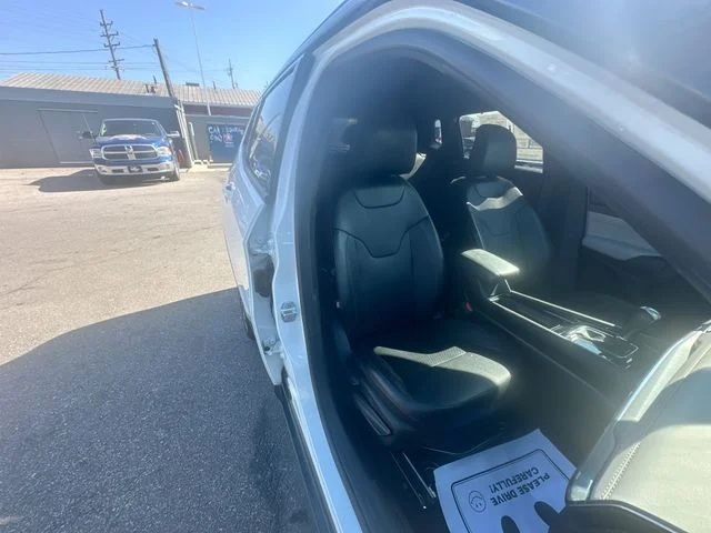 Used 2023 White Jeep Limited image 25