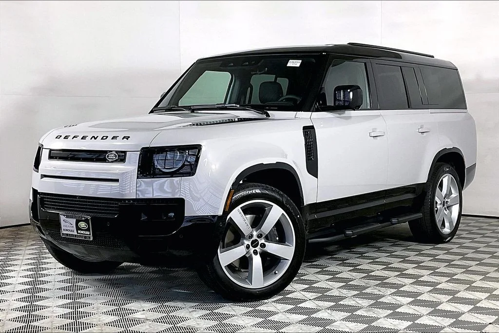 New 2026 Gray Land Rover X-Dynamic SE image 1