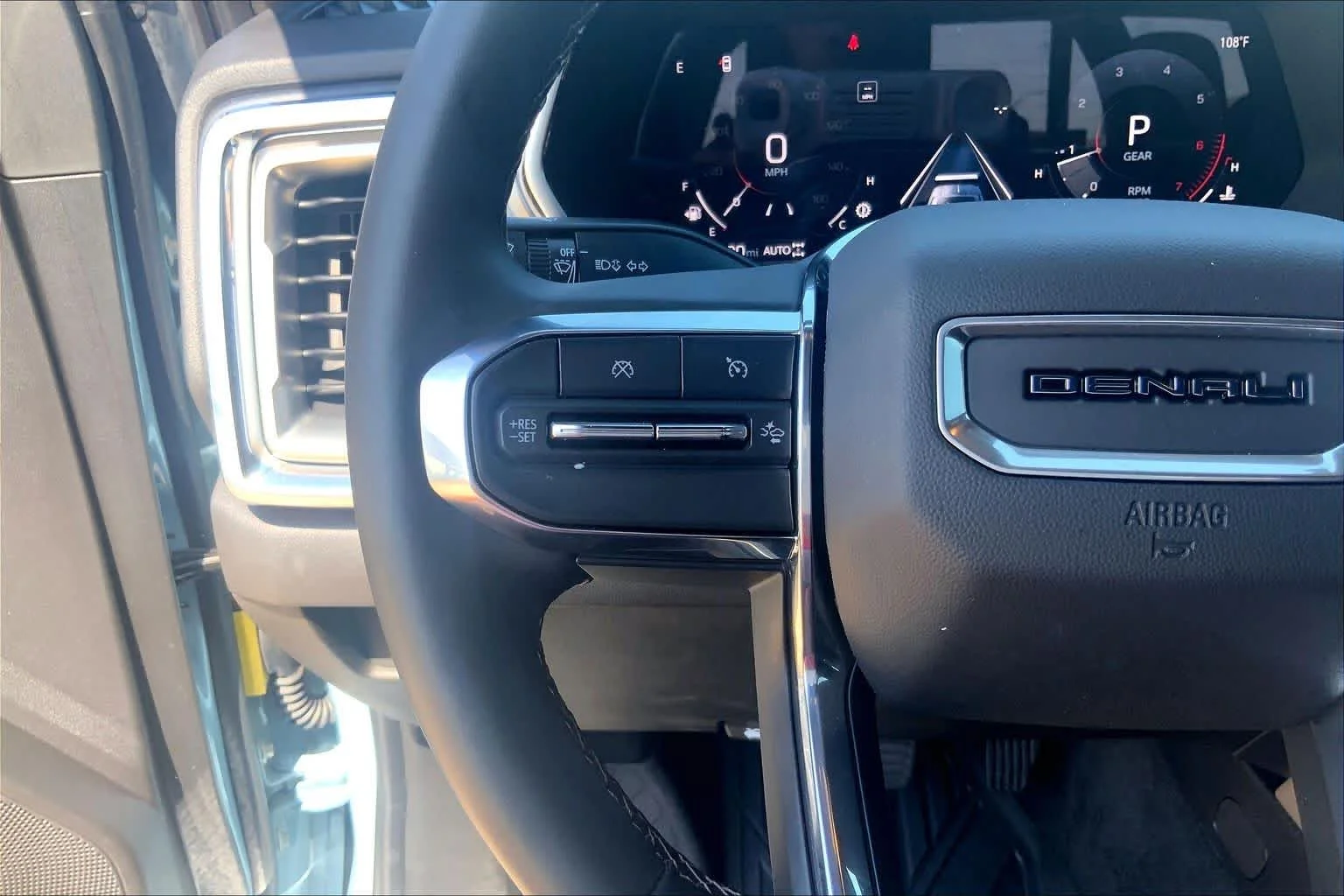 Used 2025 Glacier Metallic GMC Denali image 23