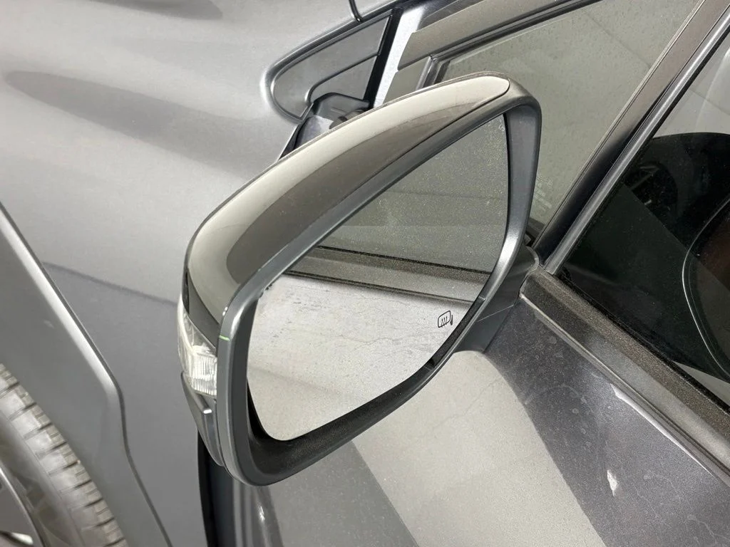 Used 2025 Gray Subaru Onyx Edition image 16